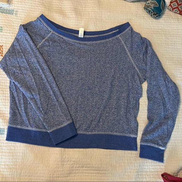 Pair of wide-neck short-ish sweatshirts by Pimatee - Picture 2 of 10